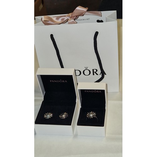 135 - BEAUTIFUL PAIR OF GENUINE PANDORA 925 SILVER DAISY EARINGS AND MATCHING RING & PANDORA GIFT BAG - RI... 