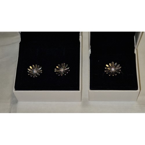 135 - BEAUTIFUL PAIR OF GENUINE PANDORA 925 SILVER DAISY EARINGS AND MATCHING RING & PANDORA GIFT BAG - RI... 