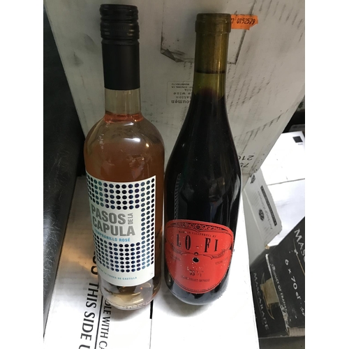 31 - 12 X BOTTLES OF COLLECTORS PASOS DE LA CAPULA ROSE WINE & 12 X BOTTLES OF LO FI USA RED WINE - COLLE... 