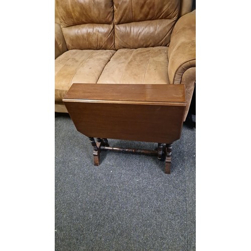 38 - NICE SMALL GATE LEG DROP LEAF TABLE - 61CMS H X CLOSED WIDTH 16CMS X OPEN WIDTH 72CMS - USED CONDITI... 