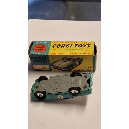 430 - BOXED VINTAGE CORGI 309 ASTON MARTIN COMPETITION MODEL - USED CONDITION - DIECAST VEHICLE