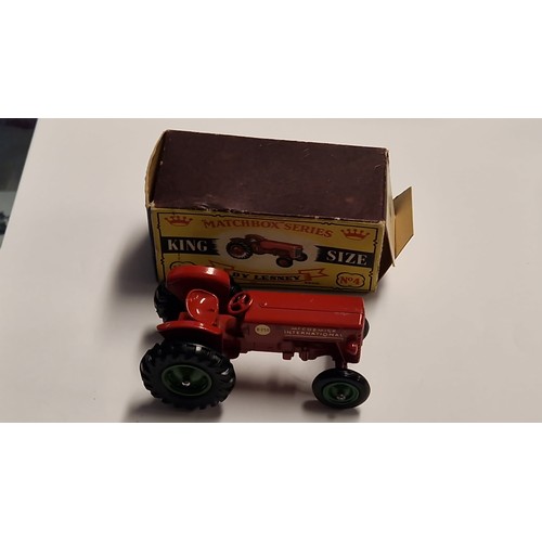 433 - BOXED VINTAGE MATCHBOX NO 4 INTERNATIONAL TRACTOR IS IN  VERY GOOD CONDITION BUT ONE END OF BOX IS B... 