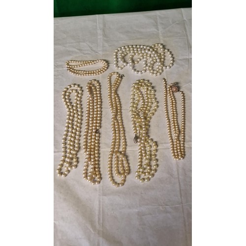 442 - 7 X VARIOUS PEARL NECKLACES