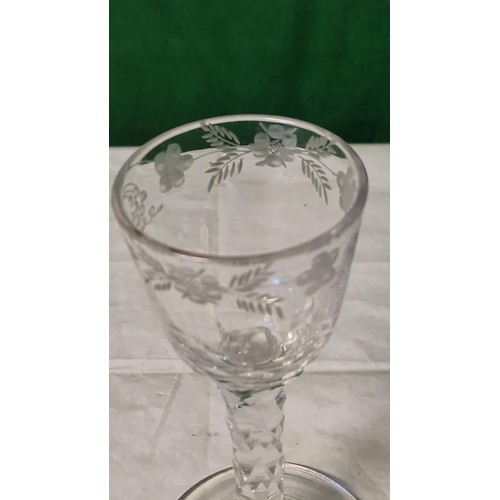 691 - LOVELY GEORGIAN ETCHED WINE GLASS WITH TWISTED STEM - PONTIL TO BASE - STANDS 15CMS