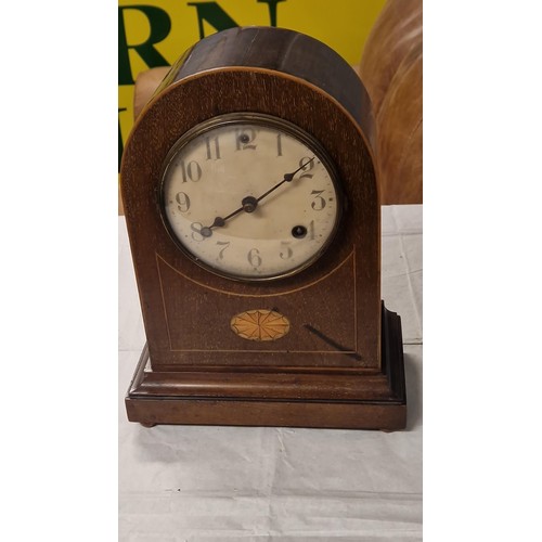 209C - VINTAGE ARCH TOP WESTMINSTER CHIME MANTLE CLOCK - 25CMS X 33CMS H - CLOCKS AND WATCHES ARE NOT TESTE... 