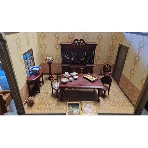 576 - NICE DOLLS HOUSE ROOM SETTING - ***PLEASE NOTE THE OUTTER ROOM SHELL IS FOR DISPLAY PURPOSE ONLY - Y... 