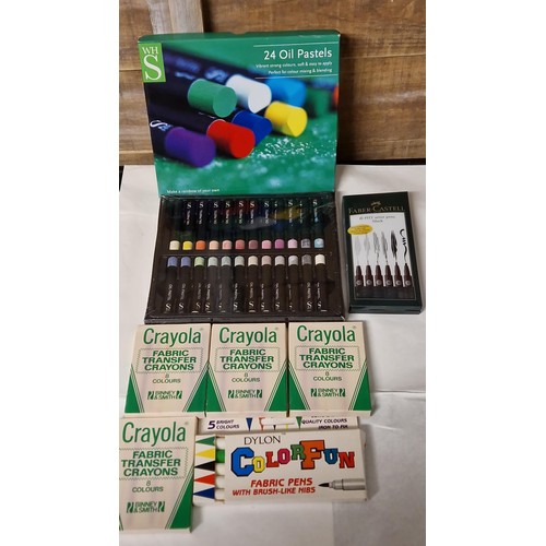 589 - NEW UNOPENED BOX OF OIL PASTELS AND VARIOUS OTHER ARTIST ITEMS