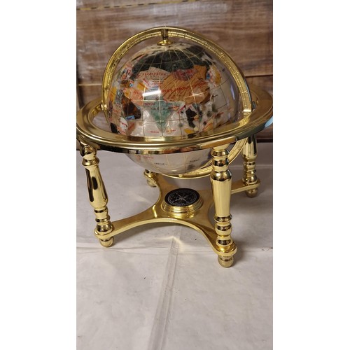 718 - LARGE SEMI-PRECIOUS STONE TABLE TOP GLOBE SET COMPASS TO BASE - STANDS 25CMS H