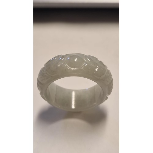 91 - LOVELY CHINESE CARVED DRAGON DESIGN JADE RING - RING SIZE T