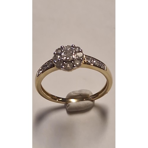 100 - VERY PRETTY 9CT GOLD DIAMOND CLUSTER RING - RING SIZE P