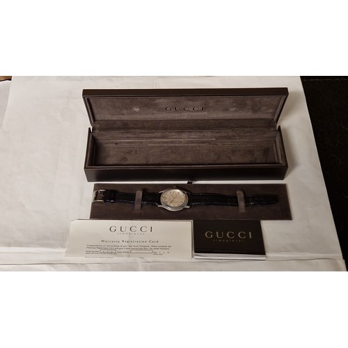 113 - LOVELY BOXED GUCCI 5500M BLACK STAINLESS STEEL WATCH - CLOCKS AND WATCHES ARE NOT TESTED