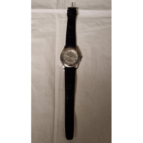 113 - LOVELY BOXED GUCCI 5500M BLACK STAINLESS STEEL WATCH - CLOCKS AND WATCHES ARE NOT TESTED