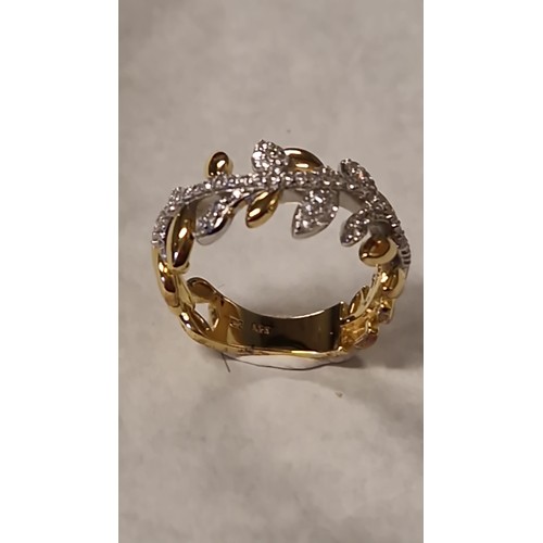 129 - VERY PRETTY SILVER GILT DIAMONIQUE RING - RING SIZE K 1/2