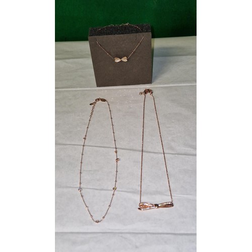 132 - 2 X VERY PRETTY STYLISH SILVER ROSE VERMEIL NECKLACES AND BRACELET