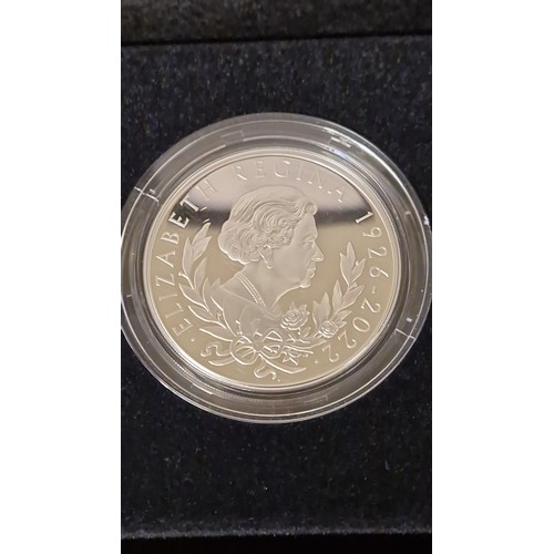 175 - BOXED ROYAL MINT 2022 HER MAJESTY QUEEN ELIZABETH 11 UK 1 OUNCE SILVER PROOF COIN WITH CERTIFICATE E... 