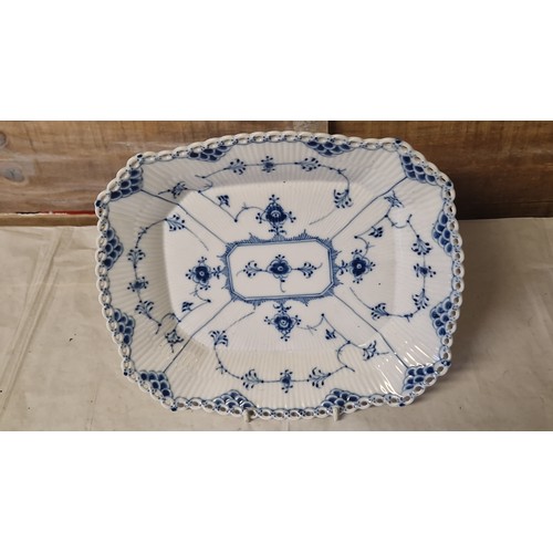 39 - BEAUTIFUL LARGE ROYAL COPENHAGEN BLUE FLUTED FULL LACE DISH  26CMS X 23CMS & PAIR OF ROYAL COPENHAGE... 