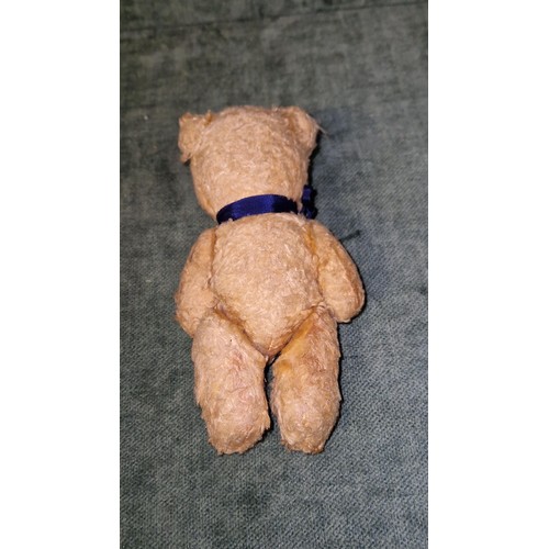 287 - LOVELY VINTAGE SMALL STRAW FILLED BEAR WITH JOINTED LIMBS - STANDS 17CMS H