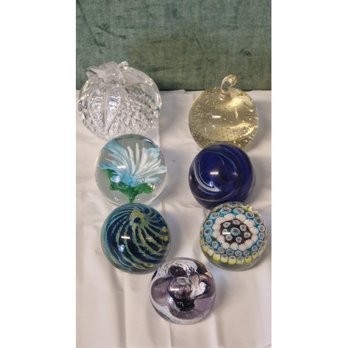 288 - 7 X VARIOUS GLASS PAPERWEIGHTS INC CAITHNESS