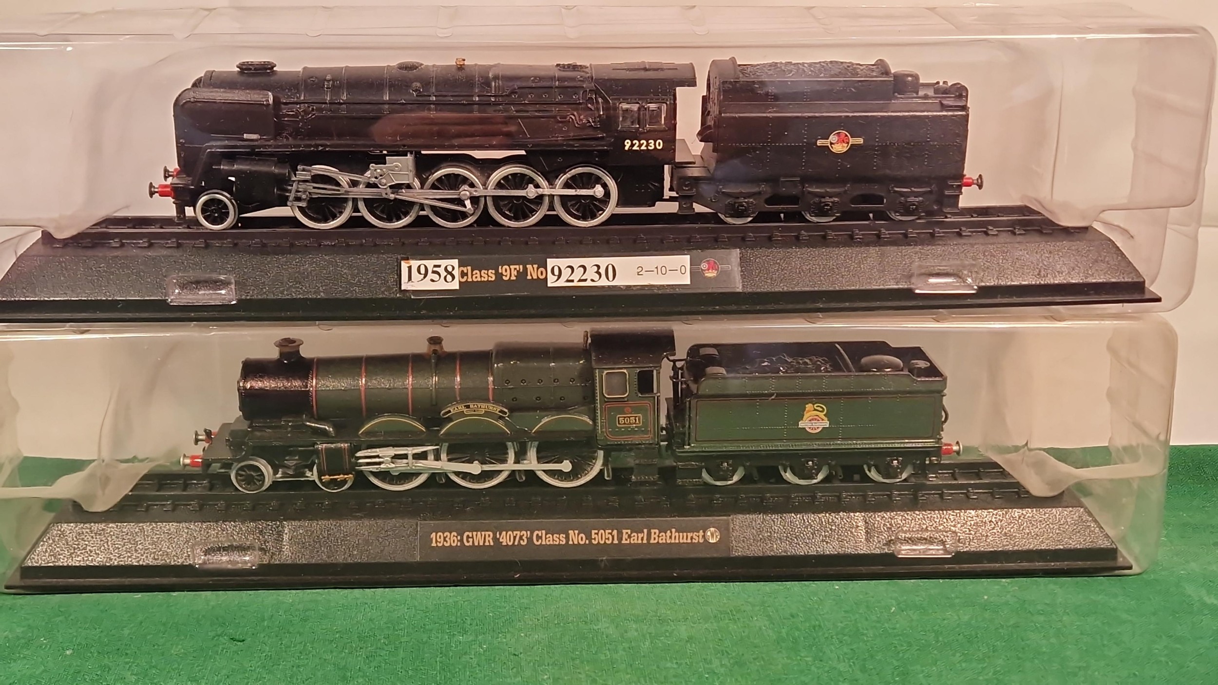 2 X BOXED PLASTIC MODEL TRAINS - CLASS 9F 92230 & THE EARLY BATHURST