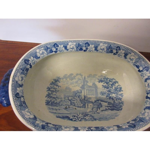 127 - A good 19th century English blue & white china tureen complete with cover, ladle and base plate - st... 