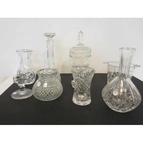 203 - Assorted lot of glassware.