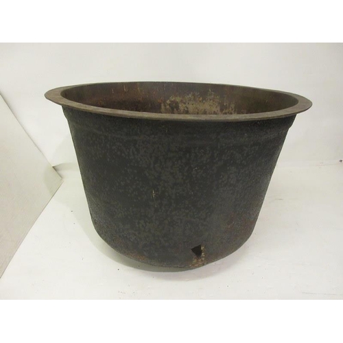 210 - A large antique cast iron famine pot. Diameter 42