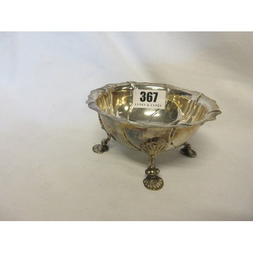 367 - Antique silver bowl on shell feet, marks worn.
Circa 1835. 11 troy ozs.