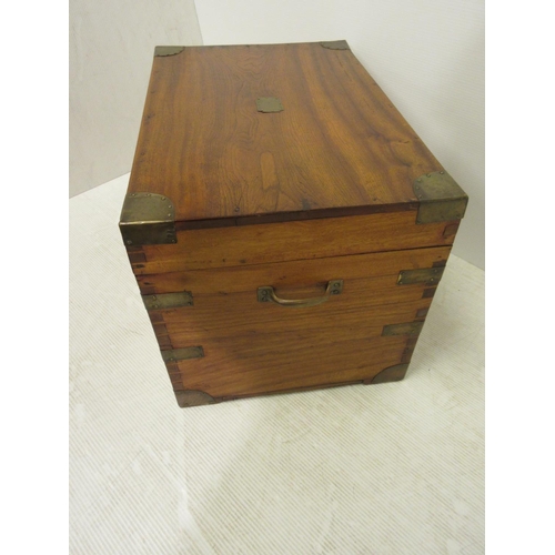 284 - A camphor wood storage chest with carrying handles.
W.26