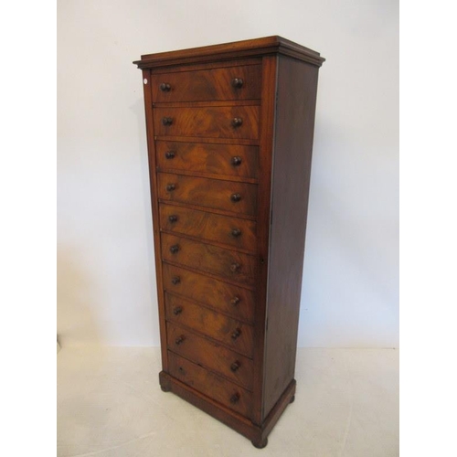 86 - A good antique mahogany Wellington chest of 10 graduated drawers. Height 63