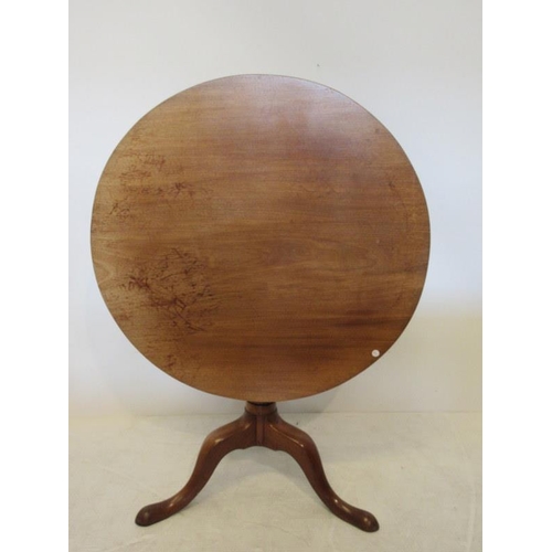 92 - Antique mahogany circular tea table on tripod support. Diameter 34