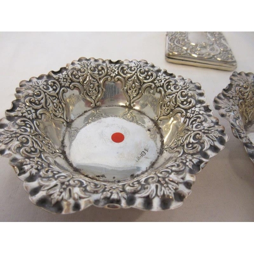 178 - A pair of silver dishes, Sheffield 1932 and a Birmingham card case with embossed decoration 1901, 5 ... 