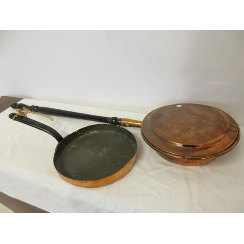 37 - A Georgian copper frying pan & bed warmer. (2)