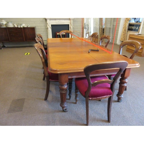 81 - Victorian mahogany dining table with 2 additional leaves & raised on fluted legs. L. 133cm, W. 118cm... 