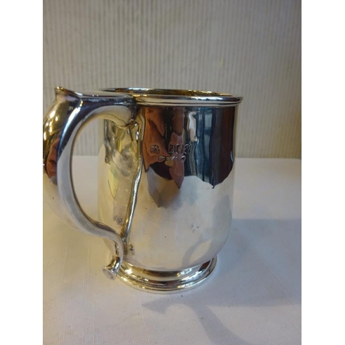 423 - Small silver tankard, West & Sons, Dublin.