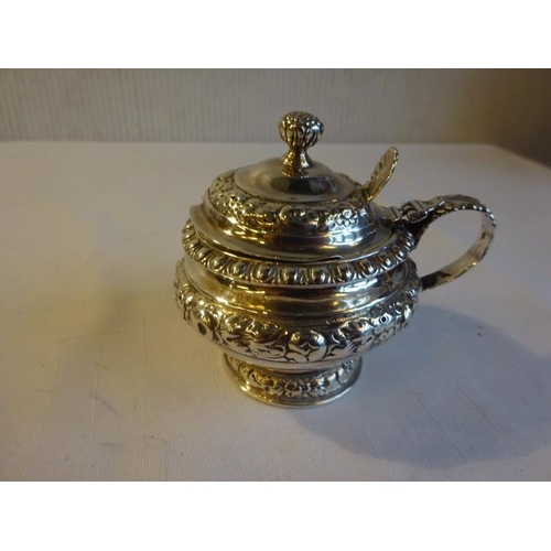 429 - Silver mustard pot with lid. Birmingham 1893. 4 troy ozs.