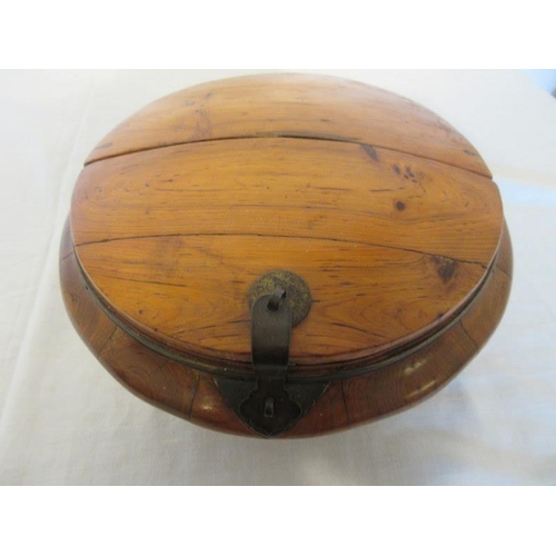 44 - A yew wood circular container with lid possibly for olives. Diameter 35cm, H. 16cm approx.