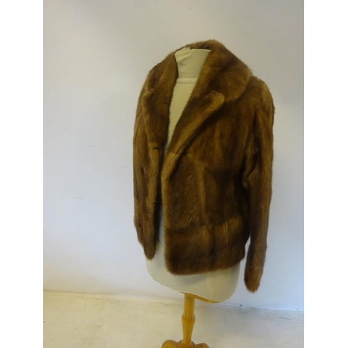 70 - Good quality mink jacket. Length 64cm approx.