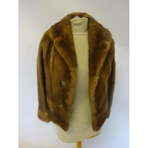 70 - Good quality mink jacket. Length 64cm approx.