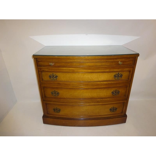 126 - Mahogany bow shaped chest of drawers, (mark on top). 96cm x 50cm H. 83cm.