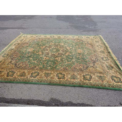 276 - Large drawing room rug. 275cm x 356cm approx.