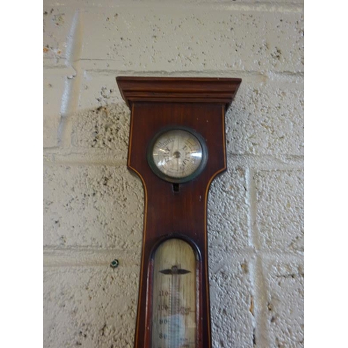 40 - Irish Georgian mahogany banjo shaped barometer and therometer, S. Mason, Essex Bridge, Dublin. (need... 