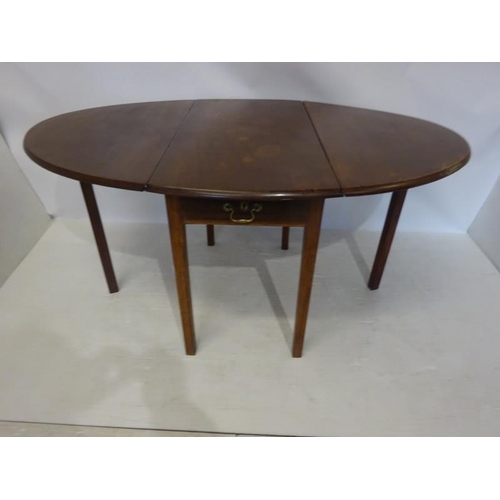 59 - Neat size Georgian mahogany drop leaf table raised on square tapered leg. L. 94cm, Width fully opene... 