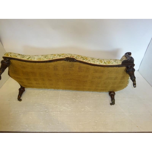 125 - Good quality neat sized Victorian mahogany framed chaise lounge.