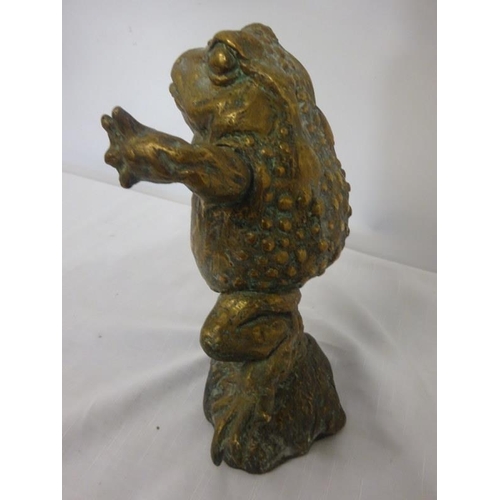 154 - Bernadette O'Regan,
Standing Frog,
Bronze.