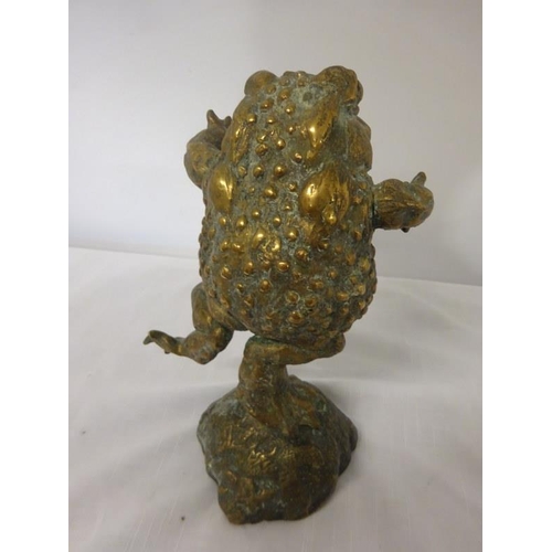 154 - Bernadette O'Regan,
Standing Frog,
Bronze.