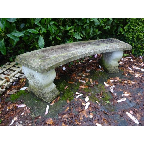 211 - Stone garden seat. (crack in seat)