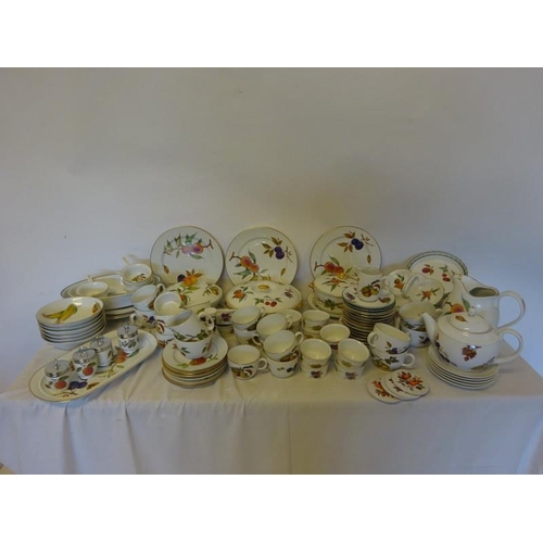 259 - Large collection of Royal Worcester Evesham chinaware approx 101 pieces.