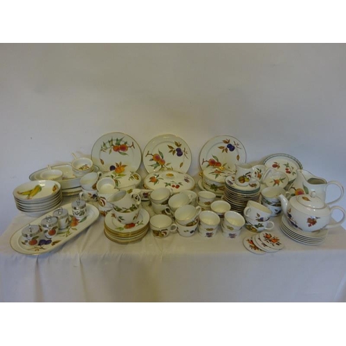 259 - Large collection of Royal Worcester Evesham chinaware approx 101 pieces.