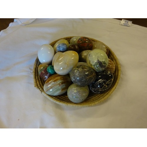 368 - Quantity of egg shaped polished stones.