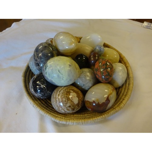 368 - Quantity of egg shaped polished stones.